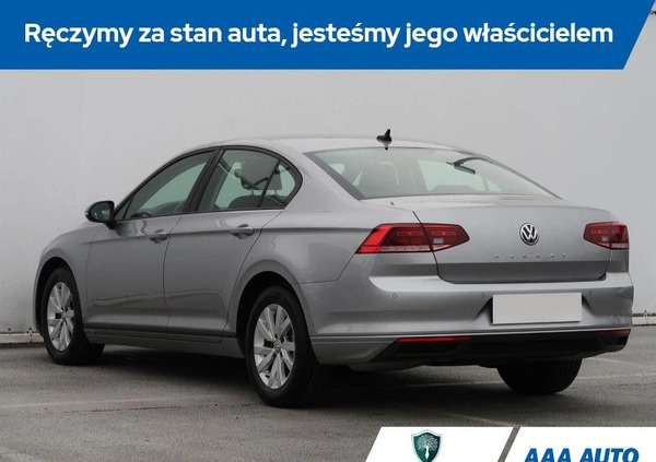 Volkswagen Passat cena 75000 przebieg: 143101, rok produkcji 2020 z Sośnicowice małe 326